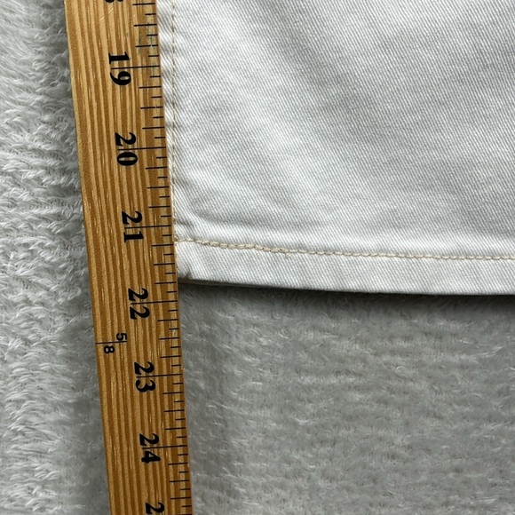 Levis Mid Rise Cropped Jeans Size 8 White Denim Non Distressed - Picture 9 of 10